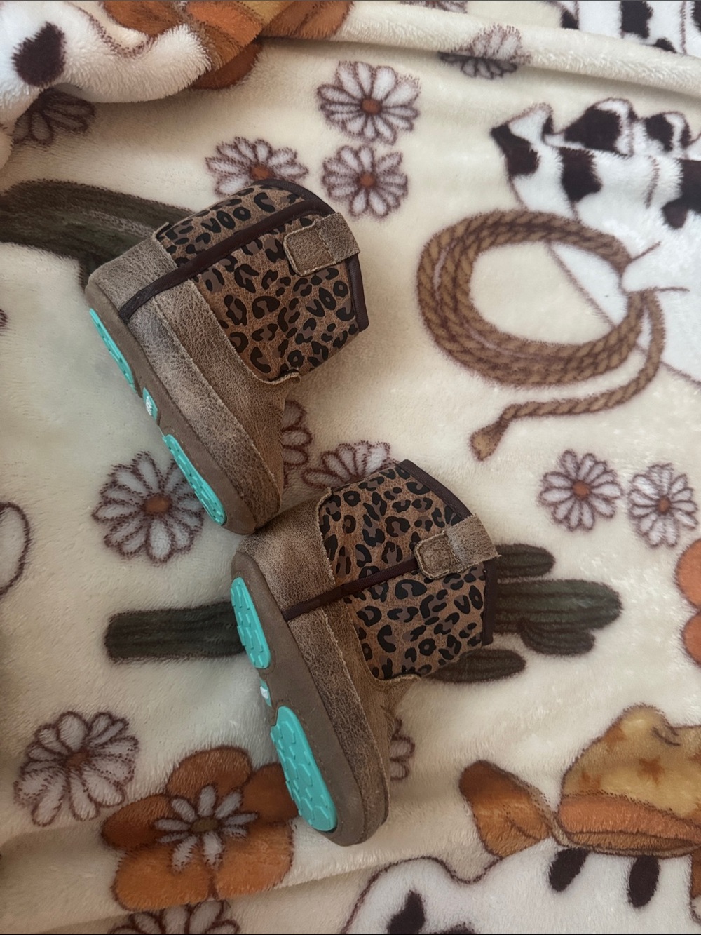Newborn Ariat booties